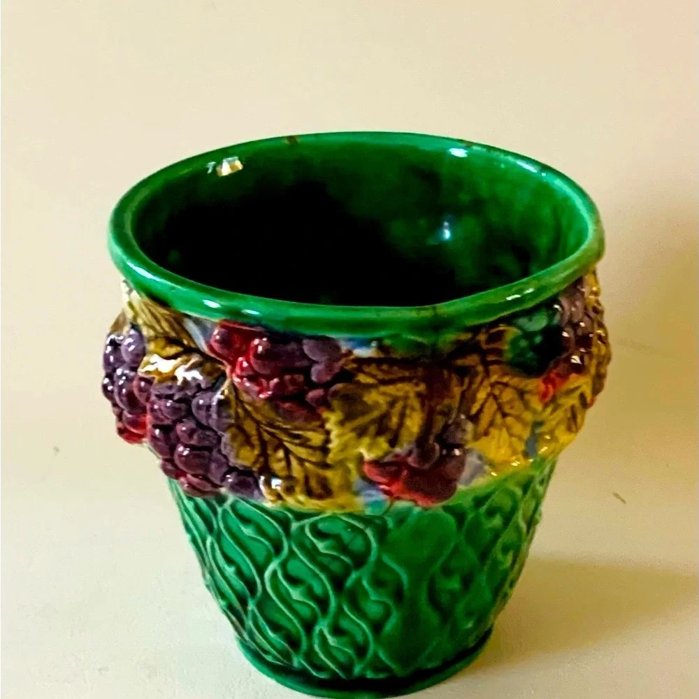 Coronet Czechoslovakia Registered Ceramic Jar
